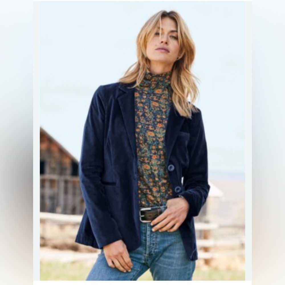 Peruvian Connection Blue Velvet Blazer Structured Silhouette